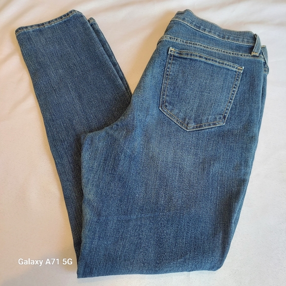 Old Navy Sweetheart Curvy Straight Leg Jeans Sz 12R - Picture 1 of 17